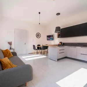 Apartment Shiny, Verona