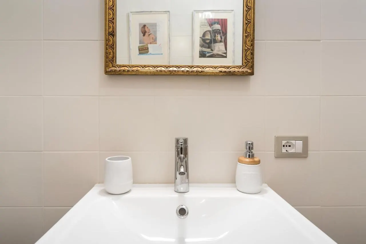 Riva San Zeno - Mood Apartments Verona 0*,  Italy