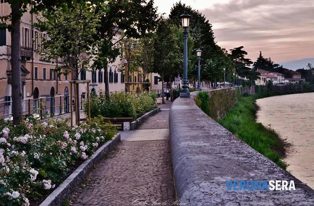 Riva San Zeno - Mood Apartments Verona 0*,  Italy